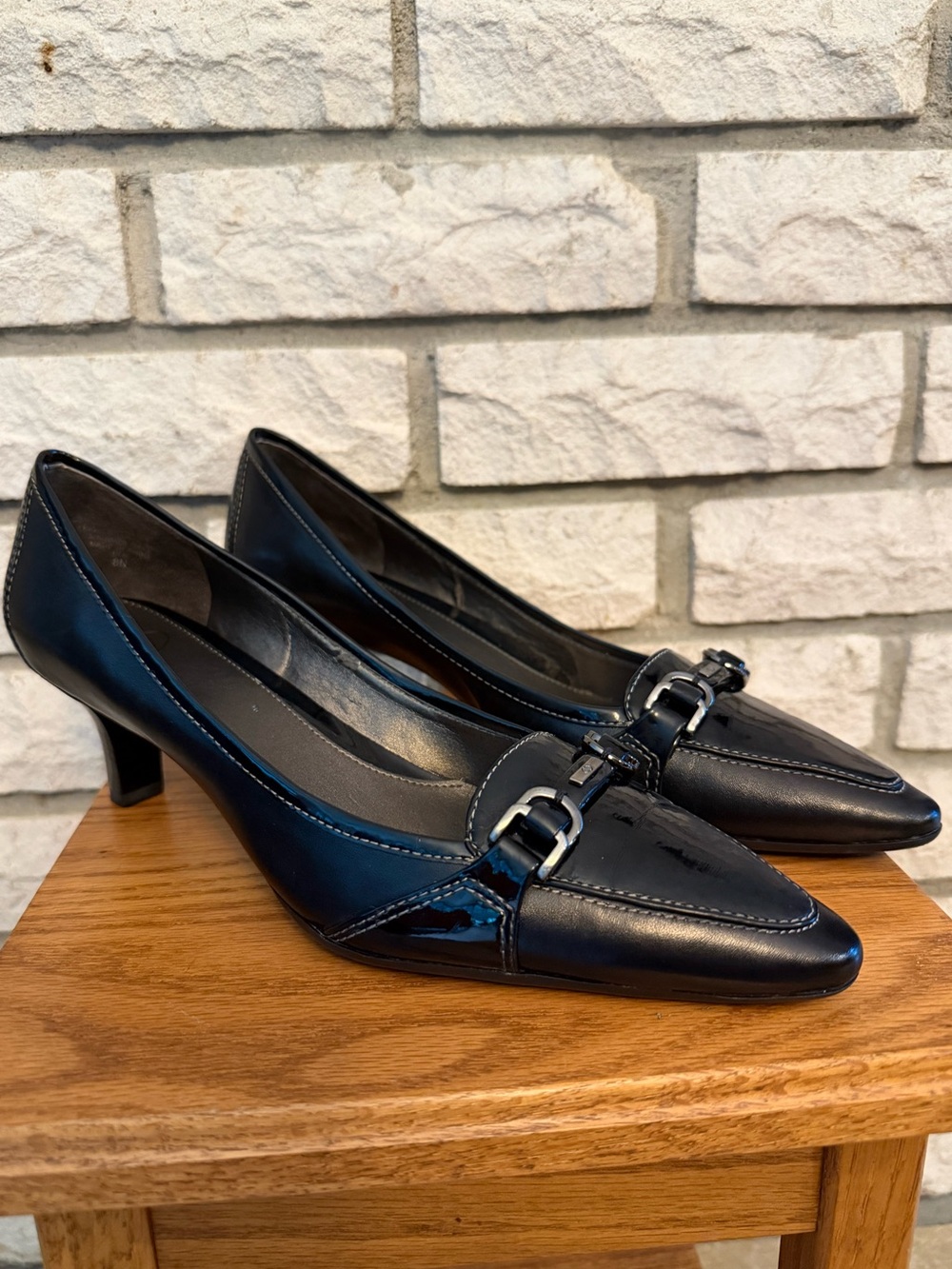 Circa Joan & David Presley Black Leather Heels 8 Narrow